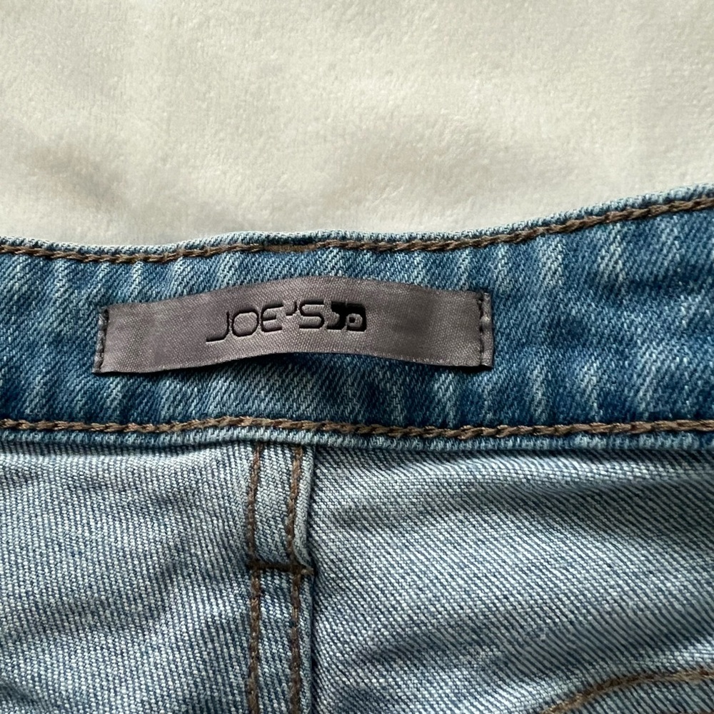 Joe’s Jeans Relaxed Juliet Short - Picture 4 of 5